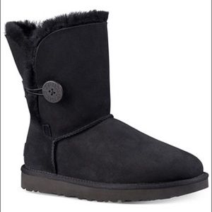 Brand New Black uggs